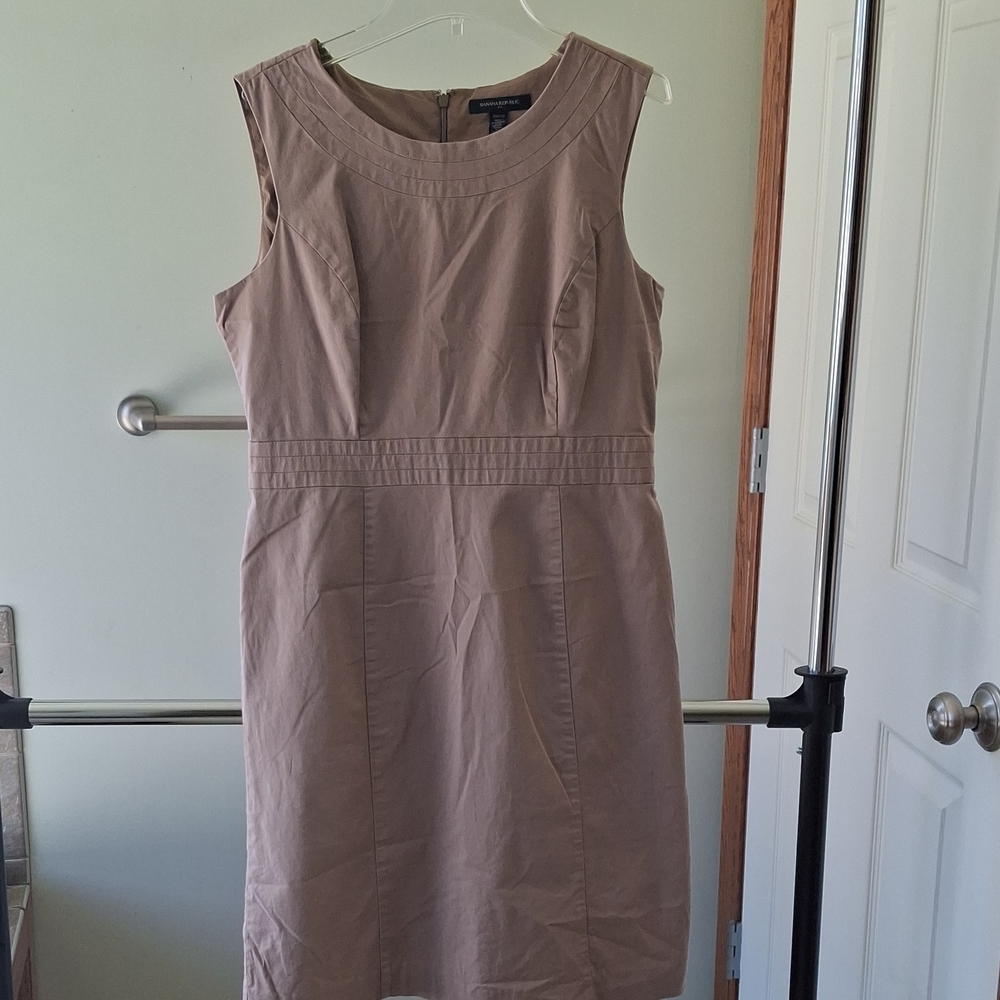 Banana Republic Sleeveless Midi Dress in Taupe